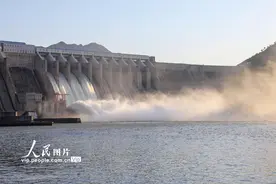 河北迁西：潘家口水库泄洪放水图片