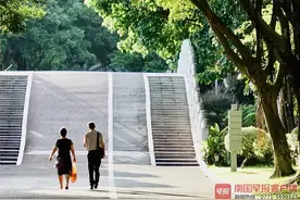 8月31日开始，广西雨水增多，市民外出记得带好雨伞图片