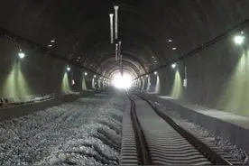 修建高铁影响到附近居民了怎么办？“南太湖健康保”能报销哪些自费部分？| 小布帮你问（83）图片