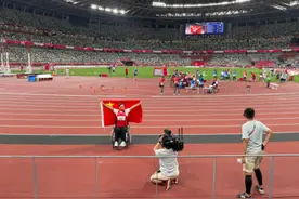 江苏姑娘邹莉娟夺冠，平了自己保持的世界纪录图片