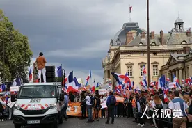 16万人，200座城市街头！法国民众持续抗议防疫限制图片
