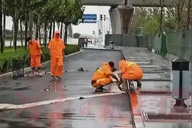 雨下了一夜，郑州“总动员”累计45600余人防汛不停歇图片