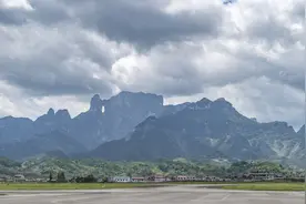 张家界荷花机场今日复航图片
