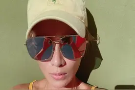 小祯海边穿超辣！母女解放「大尺度泳装照」 真实身材震撼1.1万人图片