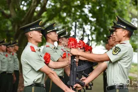 又是一年退伍季 武警合肥支队退伍老兵告别战位奔赴新战场图片