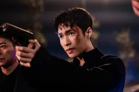 张艺兴：和《扫黑风暴》中的前辈搭戏，是一个提升“演技艺德”的过程图片