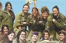 全球“招兵买马”各不同图片