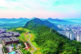 废弃矿山变身生态公园图片