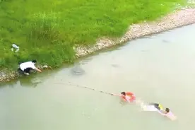 母亲跳水救儿双双溺水 许昌两男子下水成功营救图片