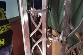 5岁女孩卡头遇险，父亲后怕：家中这东西不能留图片