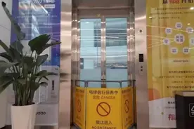 电梯老矣，尚能乘否？谁来给它们“治病养老”？图片