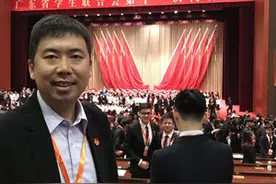十年如一日全身心投入，他是学生志愿公益服务的“领路人”图片