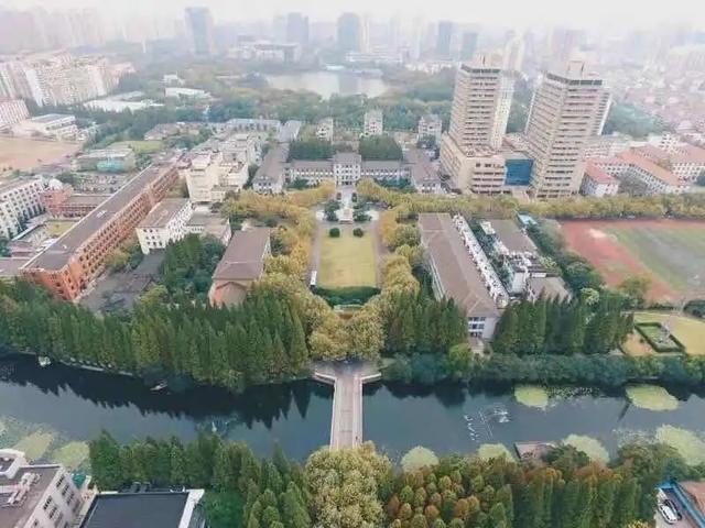 同济大学沪西校区学生「一心同体」 - 指数牛