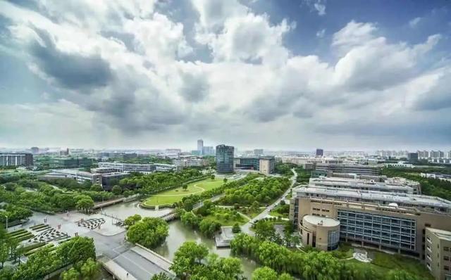 同济大学沪西校区学生「一心同体」 - 指数牛