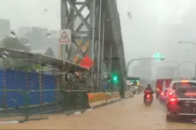 冷飕飕～新加坡狂降雨，最低温度降至21°C图片