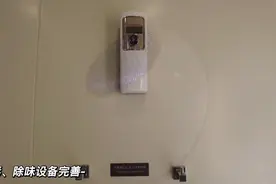 龙岗街头新景观：小型智慧公厕“见缝插针”图片