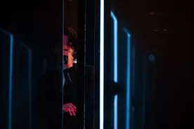 顶流歌手被质疑“割韭菜”，数字专辑新模式遭遇“流量腐蚀”图片