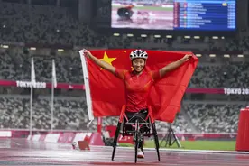 田径——周召倩夺得女子1500米T54级冠军图片
