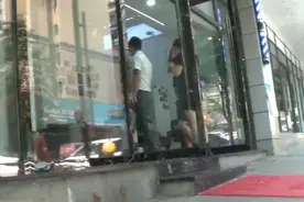 不停充卡 女子美容院半年消费30万！丈夫怒了：只有抵押房子还款图片