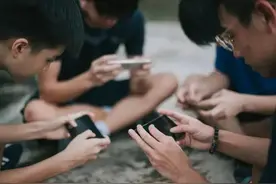 动真格！让青少年远离网络游戏沉迷 | 人民锐见图片