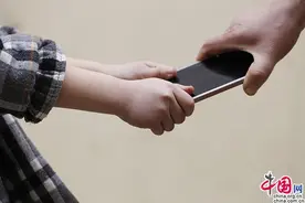 中国发布丨手机禁入课堂，严禁师生恋……开学了！这些新规要了解图片