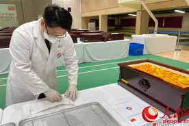 第八批在韩志愿军烈士遗骸及遗物装殓仪式举行图片