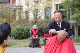 老兵房义森：35年志愿服务让爱心蓬勃生长图片