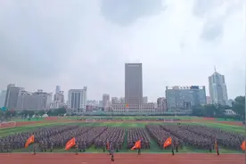 稍息 立正 向前看！图片