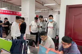 郑州市首次采用全场景“线上”报名，看看“大数据”后台的“火热”场面图片