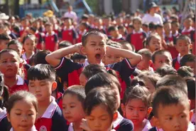 南方视频｜萌娃开学啦！快乐表情包来刷屏图片