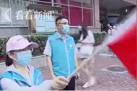 开学第一天：上海出动3.2万名安保力量“护校安园”图片