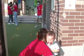 开学第一天，幼儿园托班入园萌宝从不怕到秒怂图片