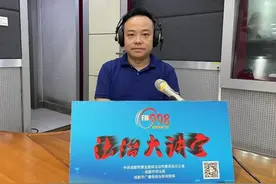 错把镜头当茶杯，财物损坏如何赔？图片
