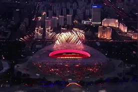 “强国有我”响彻天安门上空，大学生唱了出来图片