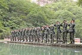 大山深处的恋歌图片