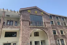 黄陂愉景湾小区一楼阳光房被拆，物业：赠送的院子可使用，但不能搭建图片