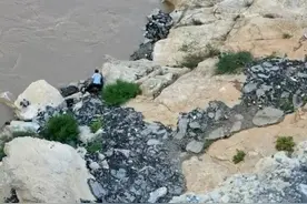 4人在四川自驾失联，崖下金沙江边现车辆碎片！当地正值汛期图片