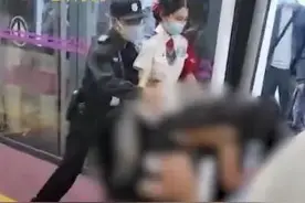 拖拽女乘客至衣不蔽体，让文明与法治蒙羞图片