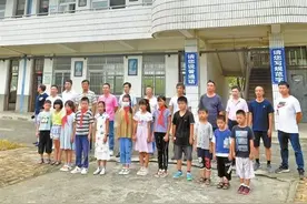 12名学生，12名教师，哪怕只剩一个孩子，他们也会好好教图片