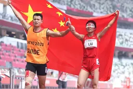 一个人的比赛，两个人的奔跑！盲人领跑员徐冬林：站在残奥冠军背后的男人图片