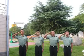 又到退伍季：上等兵与军营的最后一次“约会”图片