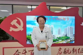 佛山一院十佳医生白红莲：三十二载从医路书写与感染科的故事图片