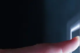 大基金连发减持计划，24只概念股应声下跌，万业企业称不影响转型决心图片