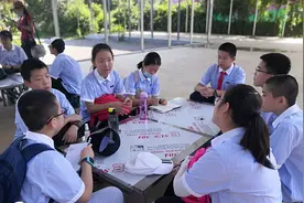 “手绘本”暑假作业，老师请您检查图片