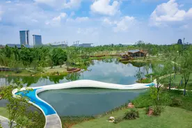 21.5米长的高分子3D打印桥梁亮相成都大运会场馆旁图片