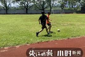老师疏导初二失恋男生，醒悟的少年写诗“曾经的我消失了”向过去挥别图片