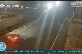 高速上，时速100公里的轿车突然刹车失灵！司机还是一名孕妇…图片