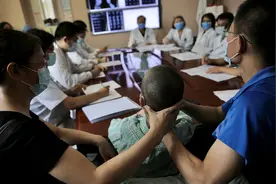 北大医院专家与北航联手：托起罕见病学子“航天梦”图片