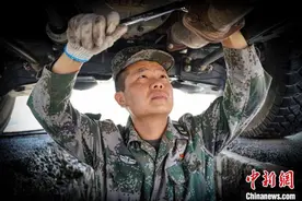 “90后”汽车兵：平凡岗位上的专业精英图片