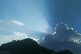 湖南双峰现丁达尔现象，网友直呼：阳光破云而出太美了！气象学上的各大神奇效应，你知道多少？图片
